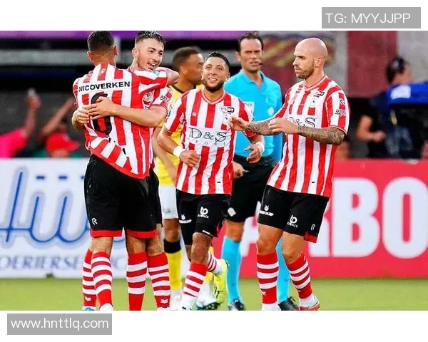 瓦尔韦与前进之鹰的激烈对决揭示足球战术与团队精神的较量 瓦尔韦与前进之鹰的激烈对决揭示足球战术与团队精神的较量